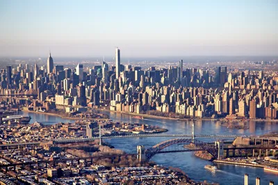 Панорамные виды Нью-Йорка Манхэттена Стоковое Изображение - изображение  насчитывающей река, башня: 148967205
