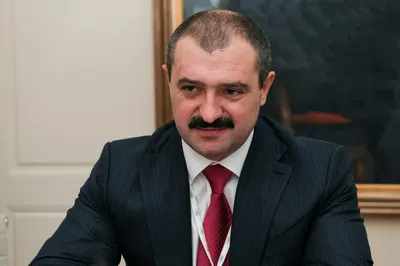 Виктор Лукашенко на последнем звонке старшей дочери: Мы думаем поступать в  БГУ