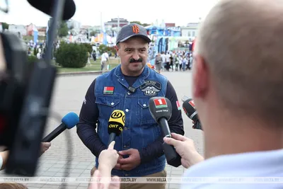 Вы будете народными дипломатами\". Виктор Лукашенко напутствовал юных  белорусских атлетов на международный форум