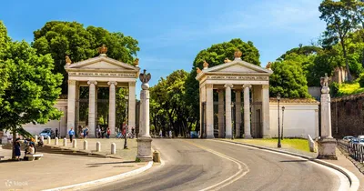 Храм Эскулапа на Озере Виллы Боргезе в Риме
