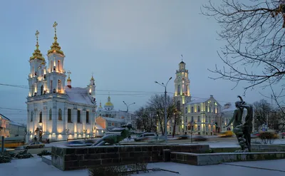 Каким был наш родной Витебск раньше и каким стал сейчас? ❤️ 1. В 1972 году  открылся кинотеатр «Беларусь» (на фото 1980-е). В 2007—2009… | Instagram