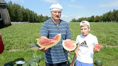 Лукашенко неожиданно приехал на женский форум \"За Беларусь\"