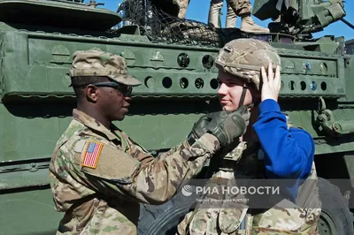 В Украину начала прибывать мощная военная техника и оружие из последнего  пакета помощи от США — CNN - | Диалог.UA