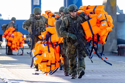 Спецназ и боевые пловцы летят из Германии на Кипр. Они должны спасти немцев  из плена ХАМАС - Газета.Ru