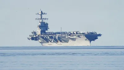 Военный корабль США редакционное изображение. изображение насчитывающей  набережная - 43352195