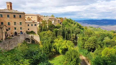 Volterra - Life in Italy