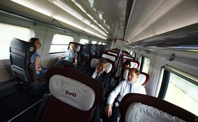 Сидячие места в поезде РЖД: как выглядят и как расположены, какие лучше  выбрать, чем отличаются и что такое класс комфортности — Яндекс Путешествия