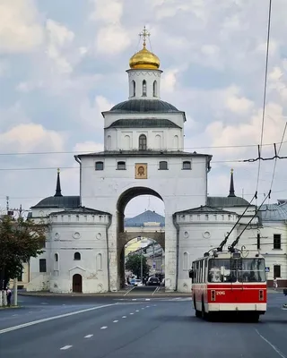 Триумфальные ворота: история знаменитого памятника Победы