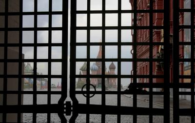 Владимирские ворота : Две Москвы