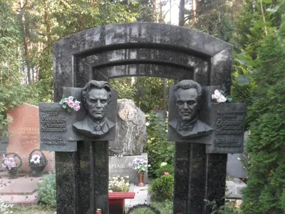 Как прошла Радуница на Восточном кладбище | Belarusian News Photos
