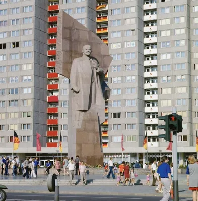 Дойчланд 86: как жили люди в Восточном Берлине — Нож