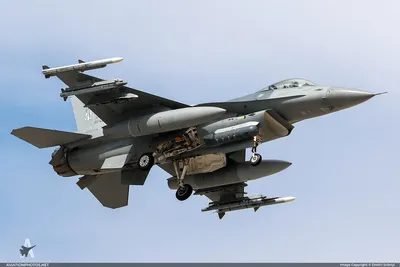 Эскадрилья истребителей F-16 ВВС США достигла Ближнего Востока — Defense  Here