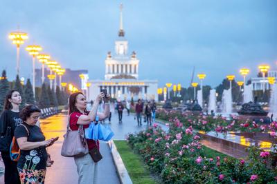 По ВДНХ - Москва 2024 | DiscoverMoscow.com