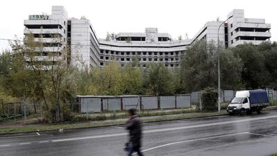 ХЗБ возвращается. На месте печально известной Ховринской заброшенной  больницы власти Москвы хотят построить огромный жилой комплекс. Жители в  ужасе — Новая газета