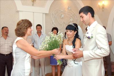 ЗАГС опубликовал яркие свадебные фото за лето-2023 в Новосибирске - Новости  Новосибирска - om1.ru