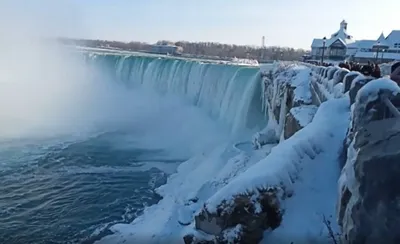 В США из-за морозов частично замерз Ниагарский водопад