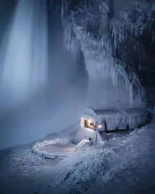 Замороженный Ниагарский Водопад на ноче Стоковое Изображение - изображение  насчитывающей света, высоко: 67273457