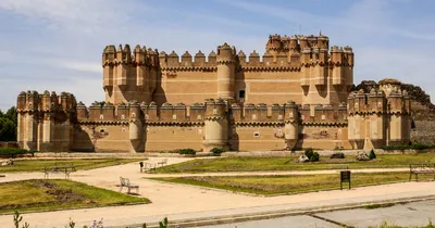10 самых красивых замков и крепостей Испании