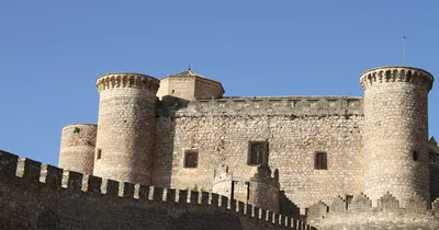 Замок тамплиеров Понферрады - одна из красивейших крепостей Испании.  История замка, его связь с тамплиерами.