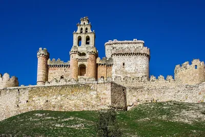 Самые выдающиеся замки и красивые дворцы Испании