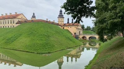 Мирский замок. Фотографии замка. Мир. Как добраться до Мирского замка.  Мирский замок на карте Беларуси. История Мирского замка. Фото Мирского замка.  Где находится Мирский замок. Сколько километров от Минска. Архитектура  Мирского замка.