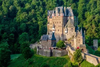 Замки Германии: Эльц (нем. Burg Eltz) | Места для мечты отдыха, Черный лес  германия, Экскурсии