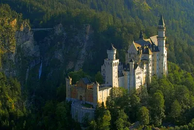 10 мест Германии, которые обязательно нужно посетить | Замки германии,  Заброшенные замки, Германия