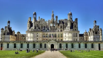 Сколько замков во Франции?
