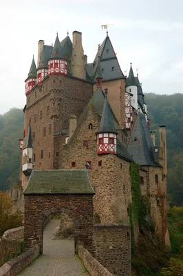 Пазл замок эльц германия - разгадать онлайн из раздела \"Города\" бесплатно