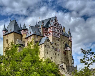 Замок Эльц ) Виршеме, Германия. | Beautiful castles, Germany castles, Castle