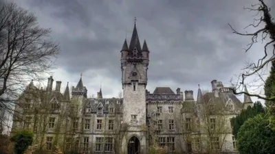 НОЧЬ в ЗАБРОШЕННОМ Замке с полтергейстом | GhostBuster Франция