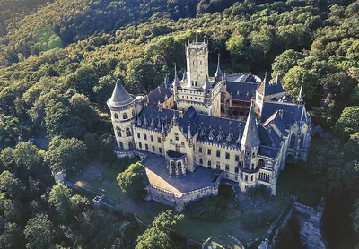 Замок Мариенбург, возвышающийся над лесом | Информацию о зам… | Flickr