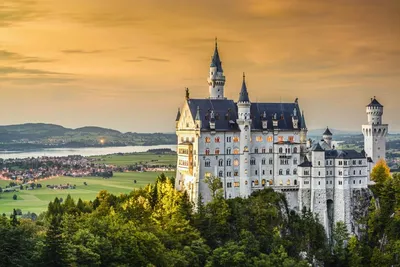 Самые красивые дома: Старинный замок Нойшванштайн в Германии