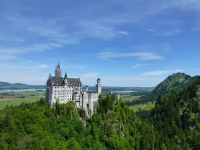 Замок нойшванштайн в германии | Премиум Фото