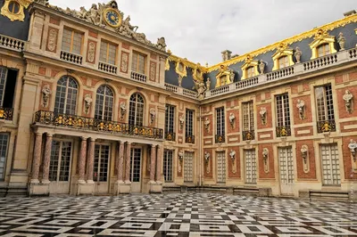 Замок Версаль в Париже во Франции Редакционное Стоковое Изображение -  изображение насчитывающей суд, известно: 174172804