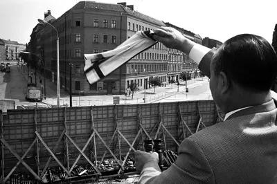 Символ холодной войны: история создания и падения Берлинской стены | РЕН ТВ  | Дзен