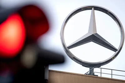 Mercedes-Benz хочет продать все свои автосалоны в Германии