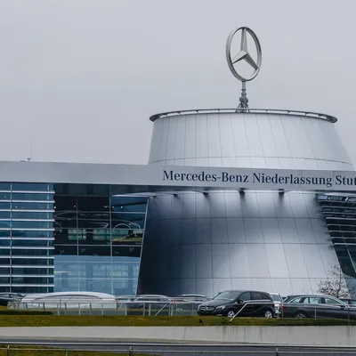 Зачем Mercedes-Benz продает все свои автосалоны? Что будет с Mercedes-Benz  в Германии?