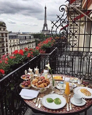 Завтрак в Париже , эстетично, красиво…» — создано в Шедевруме