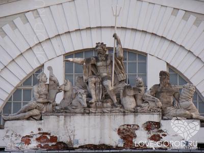 Реставрацию фасадов исторического здания Биржи в Петербурге завершат к  концу года