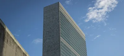 У здания штаб-квартиры ООН в Нью-Йорке поднят флаг Палестины_Russian.news.cn
