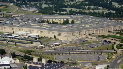 ДОН24 - Соцсети: мощный взрыв прогремел у здания Пентагона в США