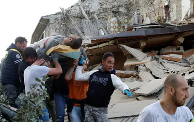 Число жертв землетрясения в Италии достигло 63 - Новости – Мир – Коммерсантъ