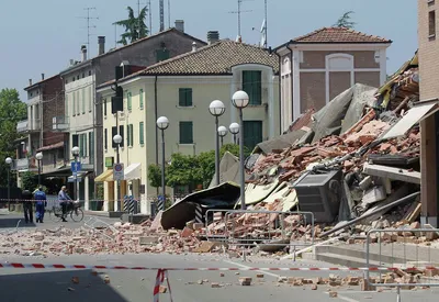 Землетрясение в Италии: десятилетняя девочка ценой жизни спасла младшую  сестру - 24 Канал