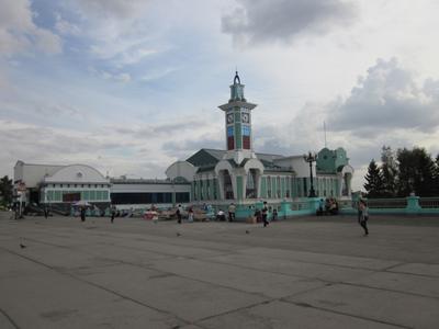Парковка Ж/Д вокзала в Новосибирске