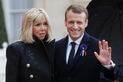 Жена президента Франции опровергла слухи о том, что является трансгендером  - Российская газета