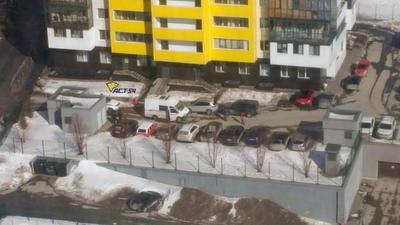 Труп нашли под окнами новостройки в Новосибирске - Новости Новосибирска -  om1.ru