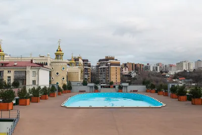 Отражающий небо: в Казани сдали стеклянный дом с видом на Волгу и Казанку