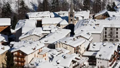 Зима в Больцано, доломитах, Италии, Стоковое Изображение - изображение  насчитывающей путь, около: 135352657