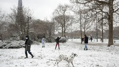 Париж в утре зимы, Франция иллюстрация штока. иллюстрации насчитывающей  достопримечательностью - 90553759